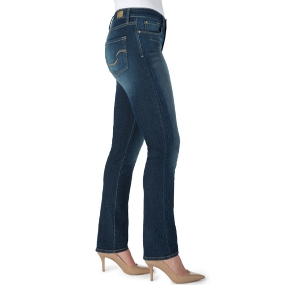 Signature by Levi Strauss & Co. Gold Label Women Totally Shaping Midrise Bootcut - Picture 2 of 3